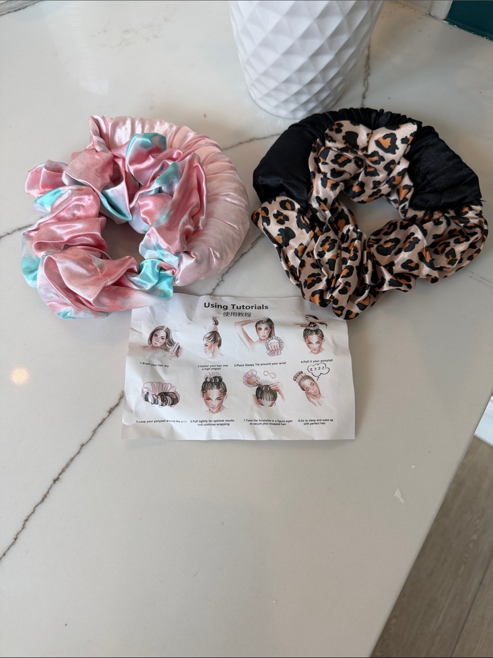 Heatless hair scrunchie